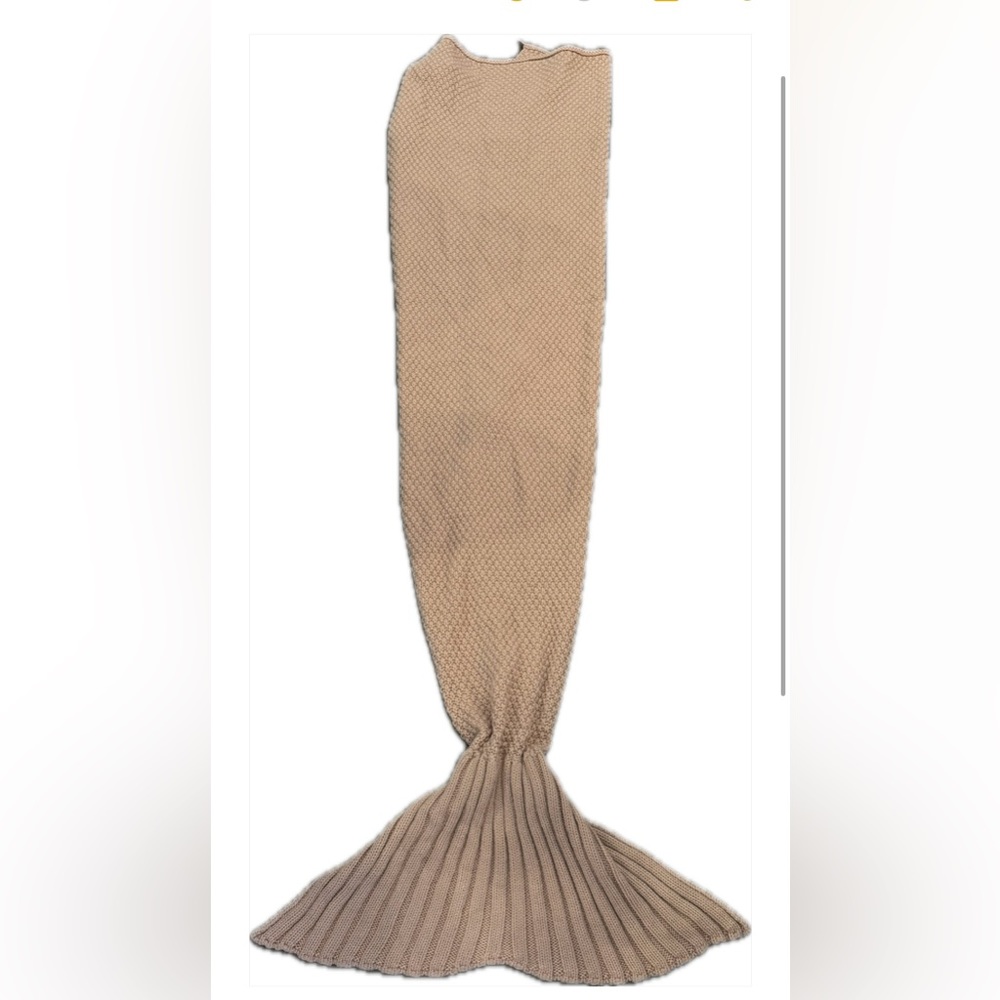 Baby pink mermaid tail blanket